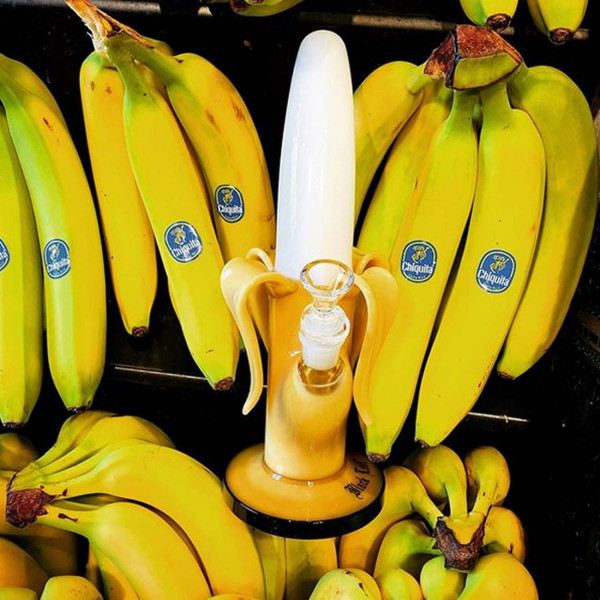 Banane und eine Bong